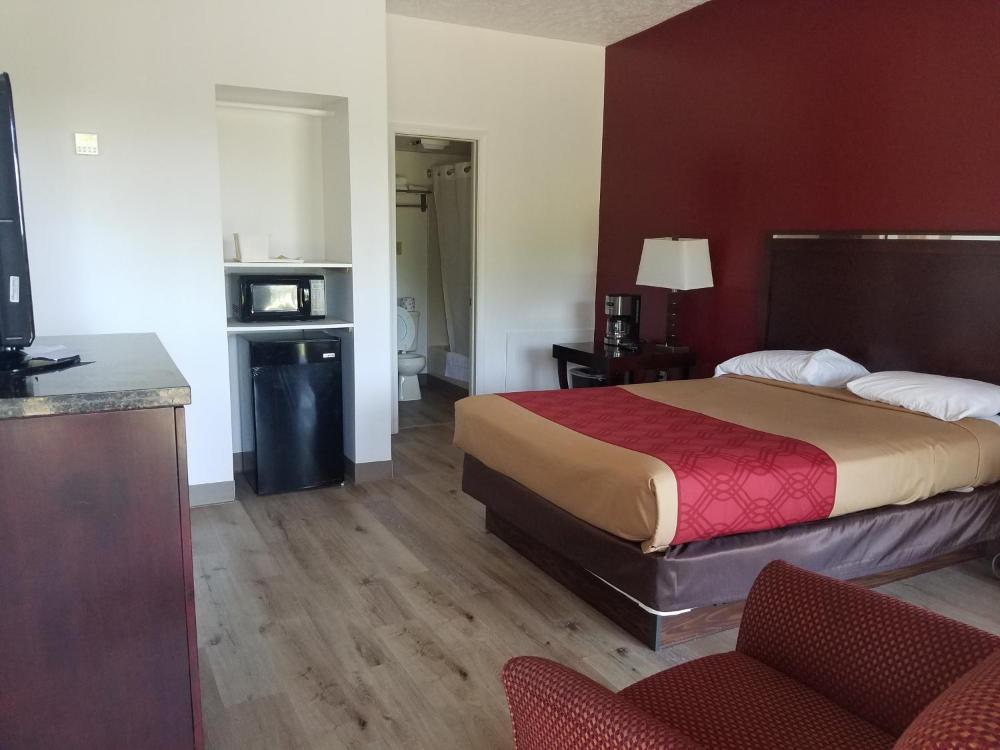 Queen Room - Non-Smoking interior
